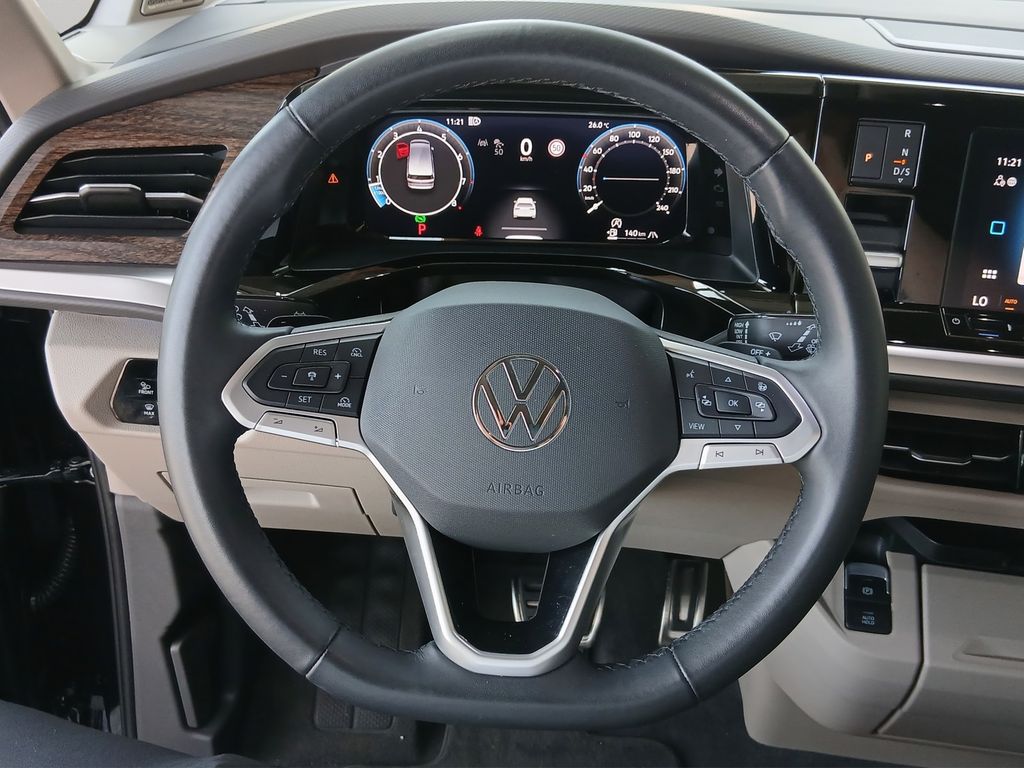 Volkswagen T7 MULTIVAN 2025 г. Чёрный, пробег 14990 км