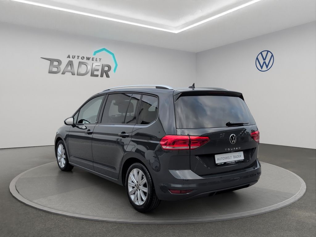 Volkswagen Touran 2023 г. Серый, пробег 54273 км