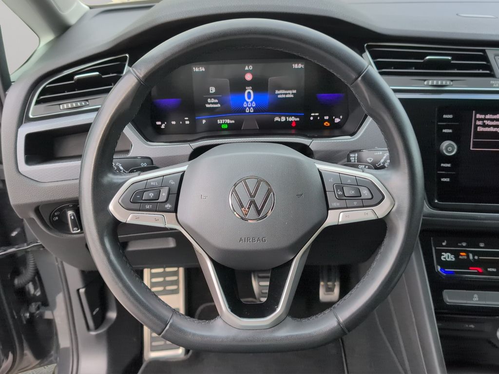 Volkswagen Touran 2023 г. Серый, пробег 54273 км