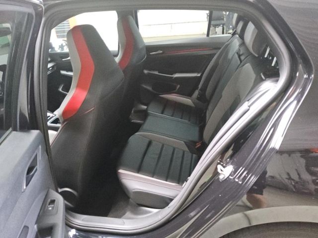 Volkswagen Golf 2023 г. Чёрный, пробег 55610 км
