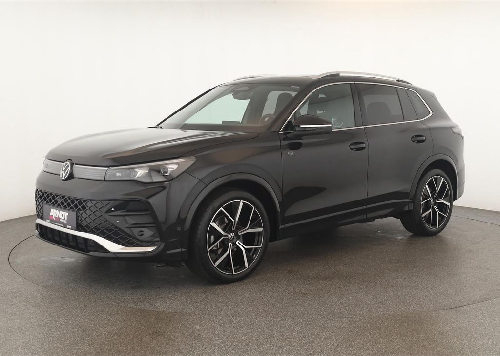 Volkswagen Tiguan 2025 г. Чёрный, пробег 38400 км