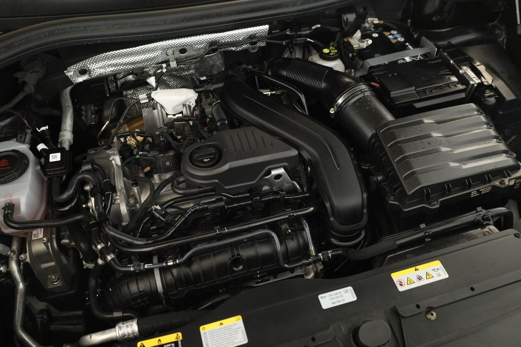 Volkswagen Tiguan 2025 г. Чёрный, пробег 38400 км