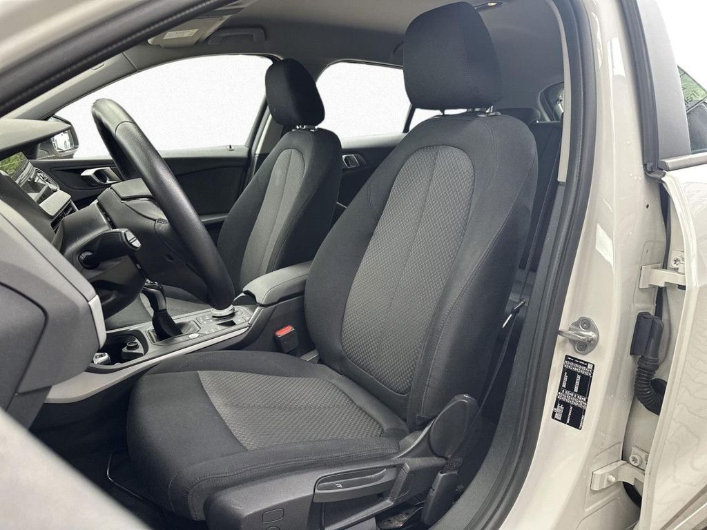 BMW 116 2023 г. Белый, пробег 39284 км