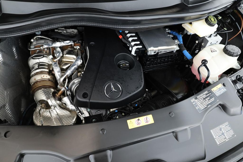 Mercedes-Benz V 300 2024 г. Чёрный, пробег 52600 км