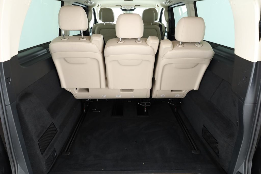Mercedes-Benz V 300 2024 г. Чёрный, пробег 52600 км