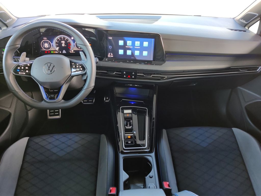 Volkswagen Golf 2023 г. Синий, пробег 45600 км