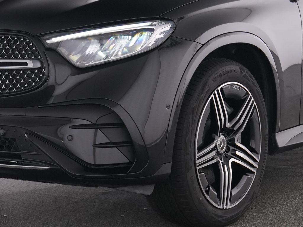 Mercedes-Benz GLC 220 2026 г. Чёрный, пробег 10307 км