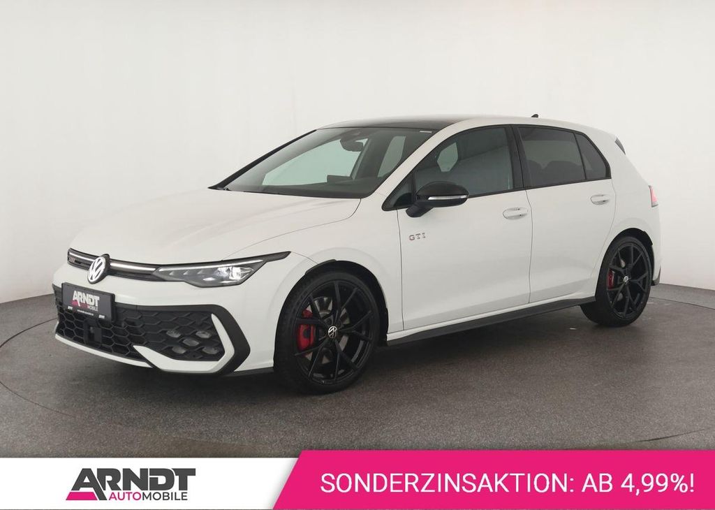 Volkswagen Golf 2024 г. Белый, пробег 20500 км