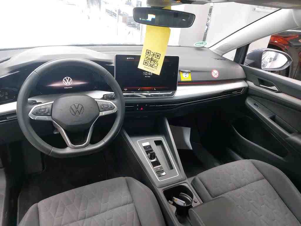Volkswagen Golf 2025 г. Серый, пробег 32400 км
