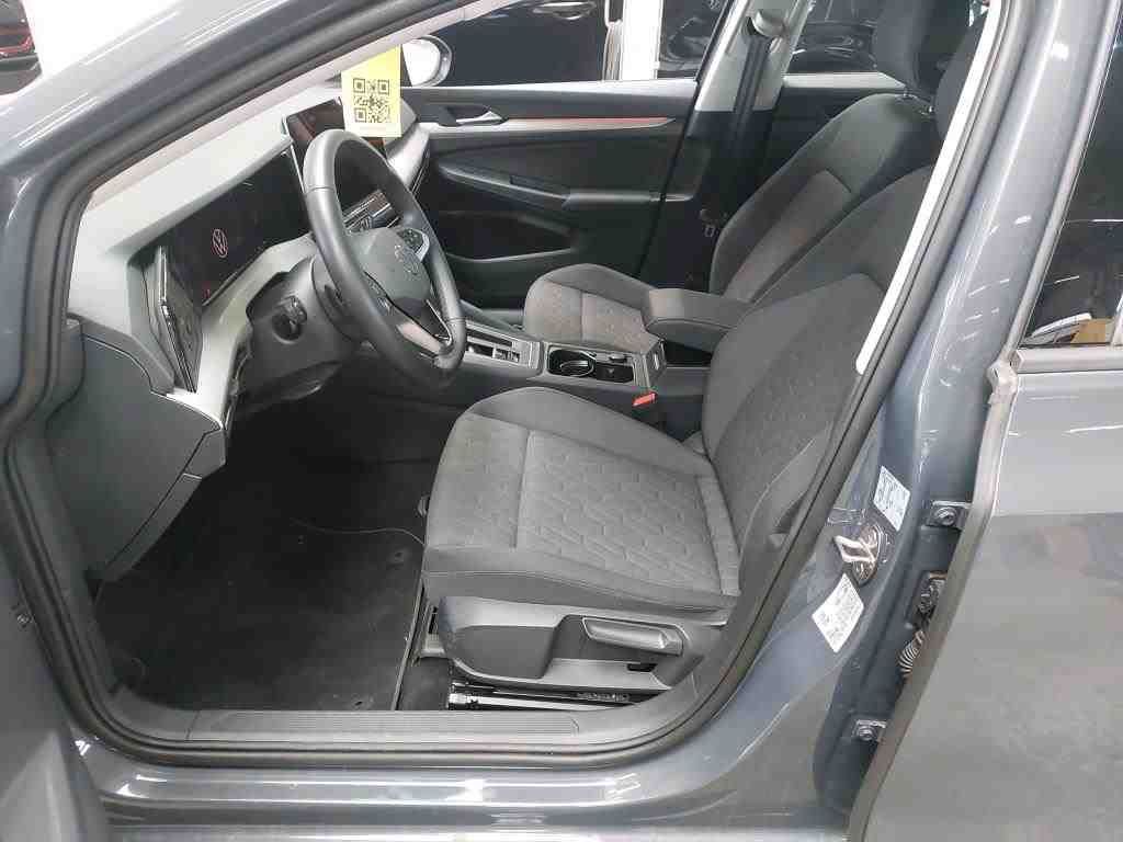 Volkswagen Golf 2025 г. Серый, пробег 32400 км