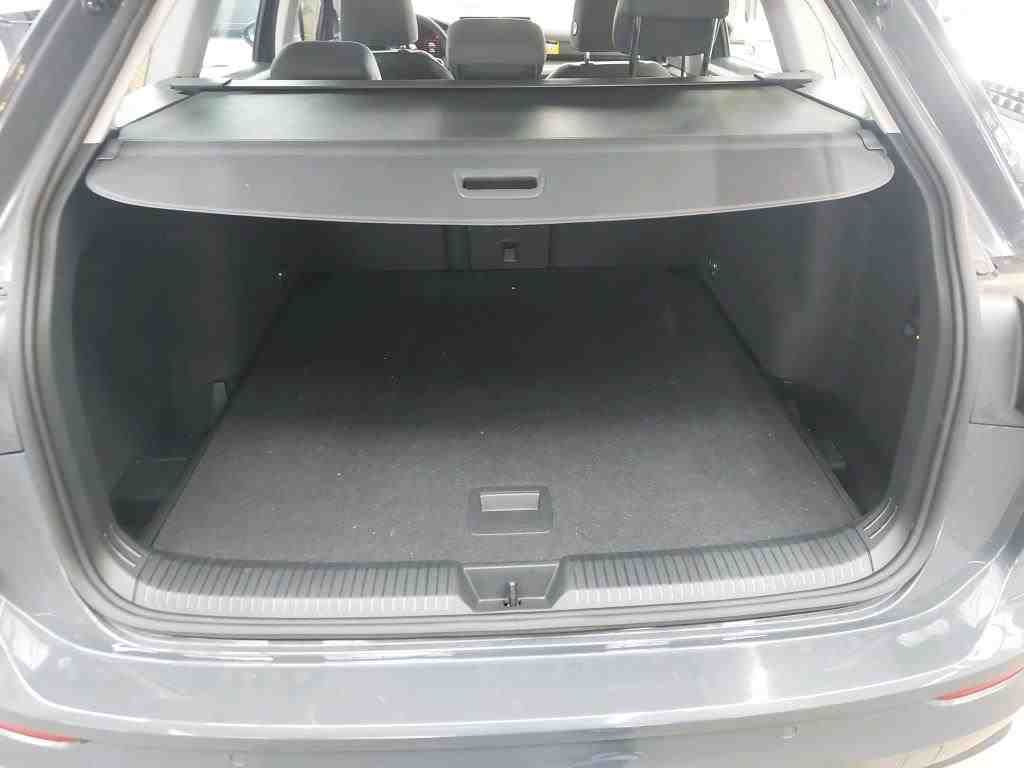Volkswagen Golf 2025 г. Серый, пробег 32400 км
