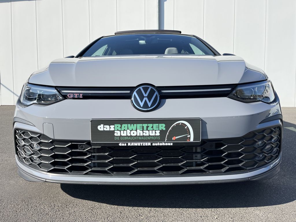 Volkswagen Golf 2023 г. Серый, пробег 27684 км