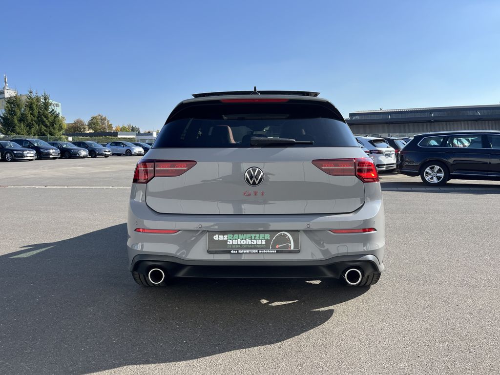 Volkswagen Golf 2023 г. Серый, пробег 27684 км