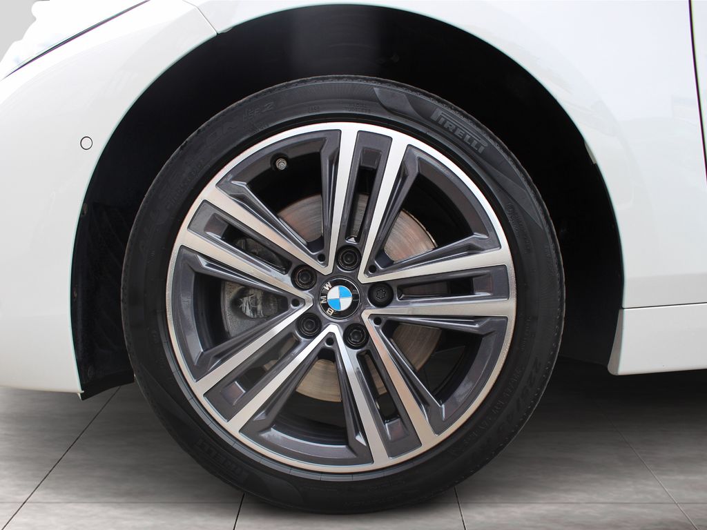 BMW 118 2023 г. Белый, пробег 48590 км