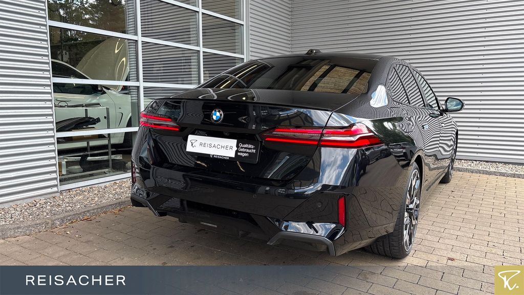 BMW 520 2024 г. Чёрный, пробег 24106 км