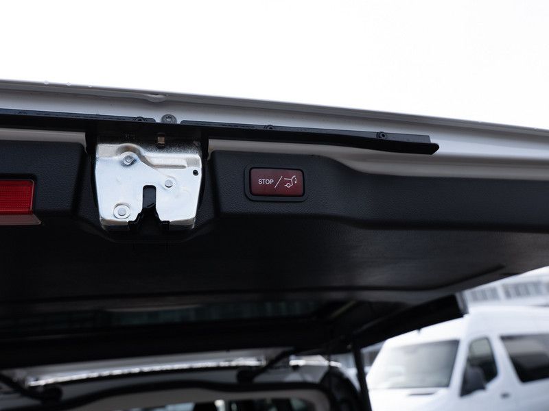 Mercedes-Benz V 250 2026 г. Белый, пробег 16900 км