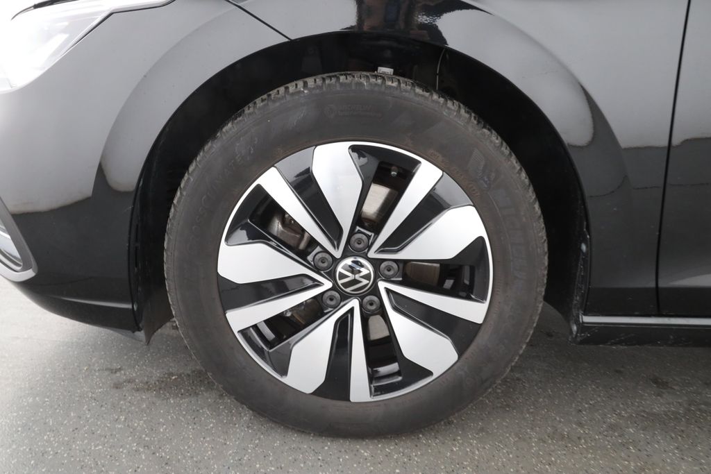 Volkswagen Golf 2024 г. Чёрный, пробег 48863 км