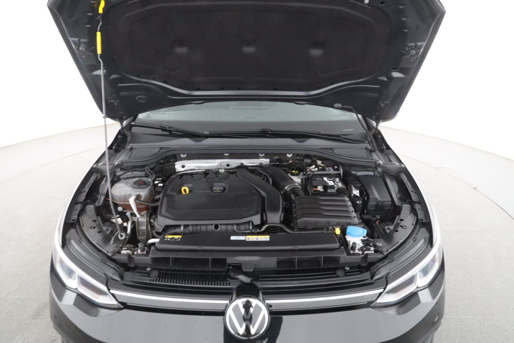 Volkswagen Golf 2024 г. Чёрный, пробег 48863 км