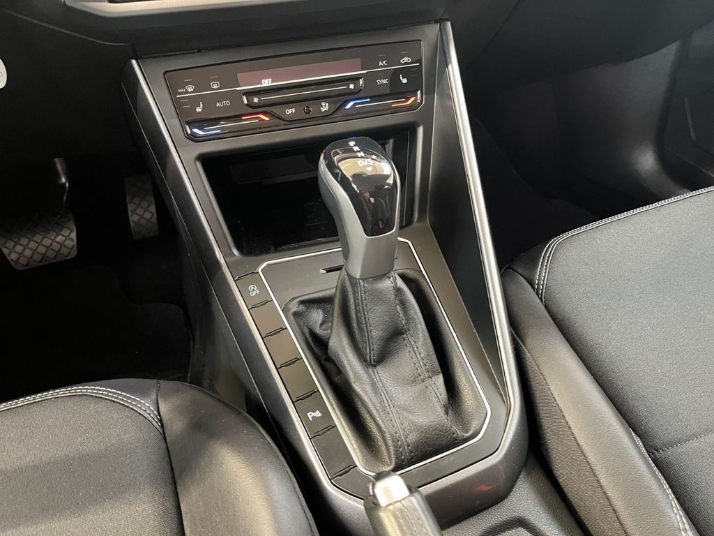 Volkswagen Taigo 2022 г. Серый, пробег 42933 км