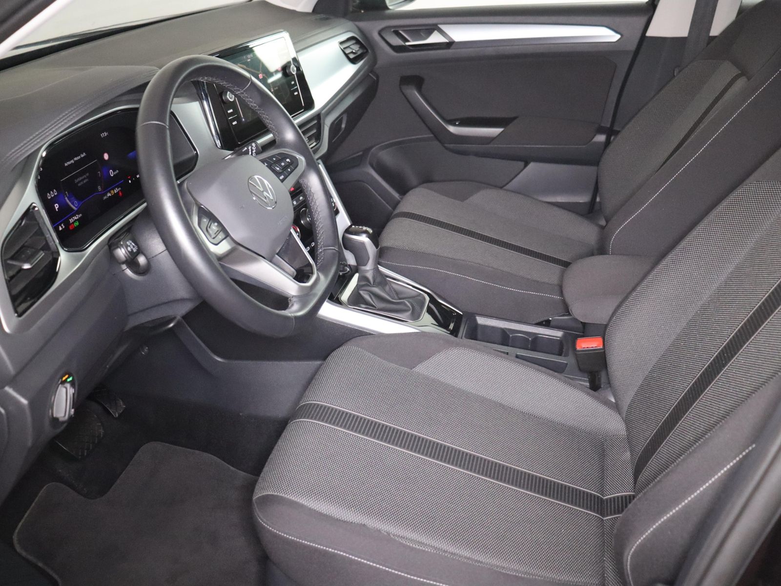 Volkswagen T-Roc 2025 г. Чёрный, пробег 35741 км