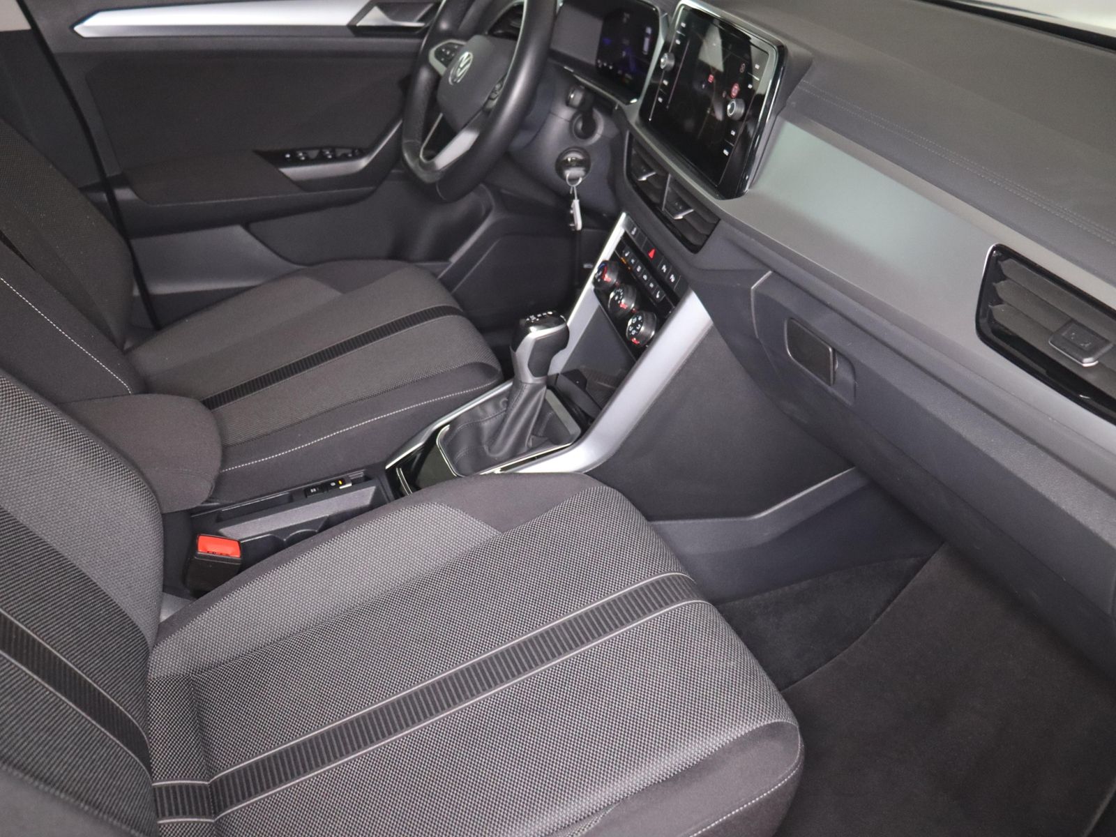 Volkswagen T-Roc 2025 г. Чёрный, пробег 35741 км