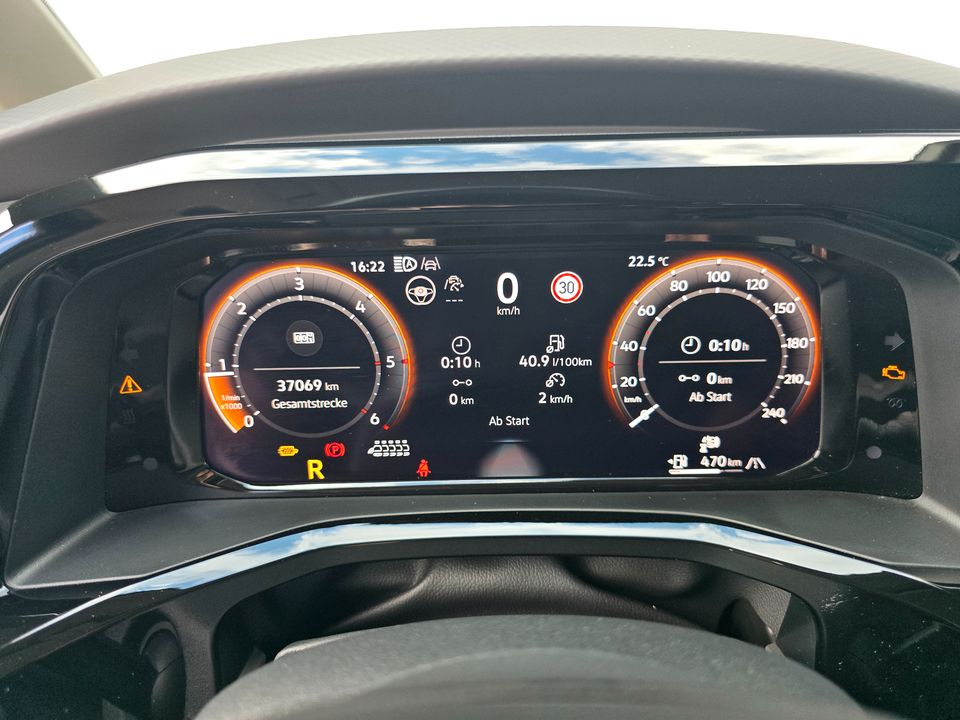 Volkswagen T7 MULTIVAN 2025 г. Синий, пробег 37299 км