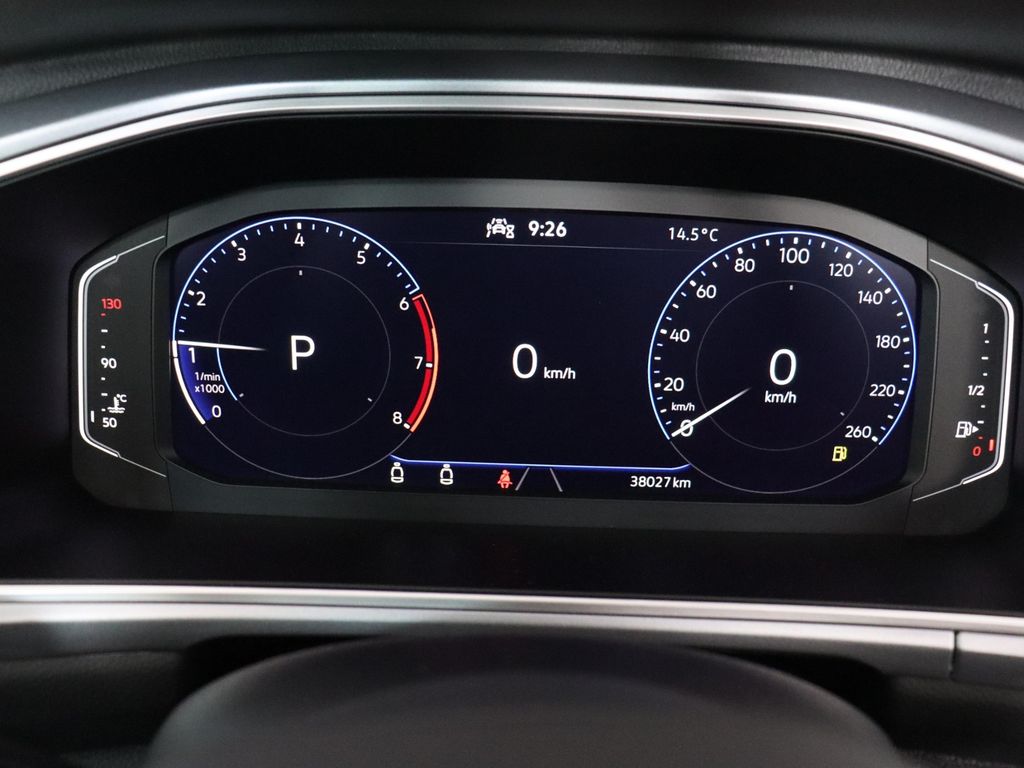 Volkswagen T-Roc 2022 г. Белый, пробег 38027 км