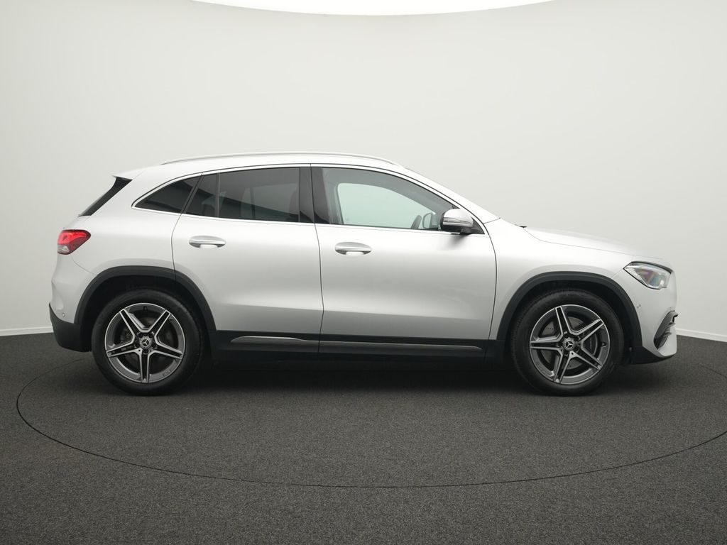 Mercedes-Benz GLA 250 2022 г. Серебристый, пробег 38768 км