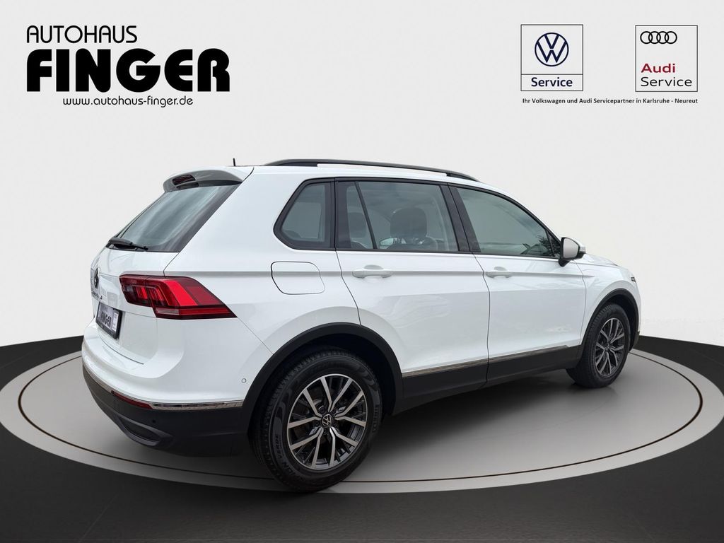 Volkswagen Tiguan 2022 г. Белый, пробег 39200 км
