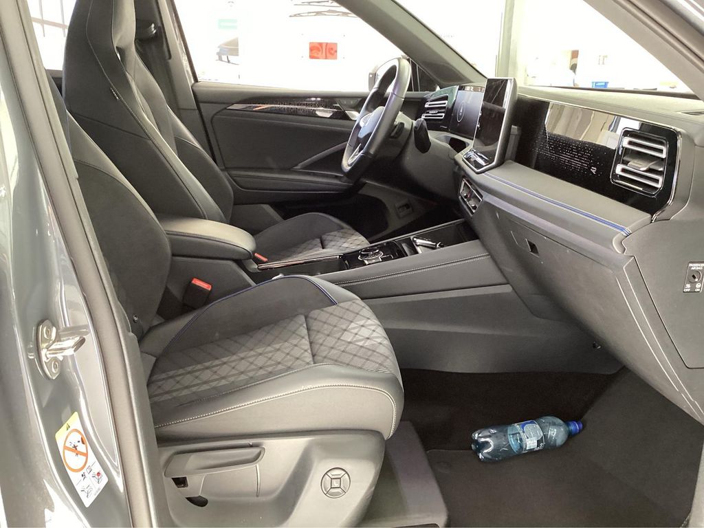 Volkswagen Tiguan 2024 г. Серый, пробег 45428 км