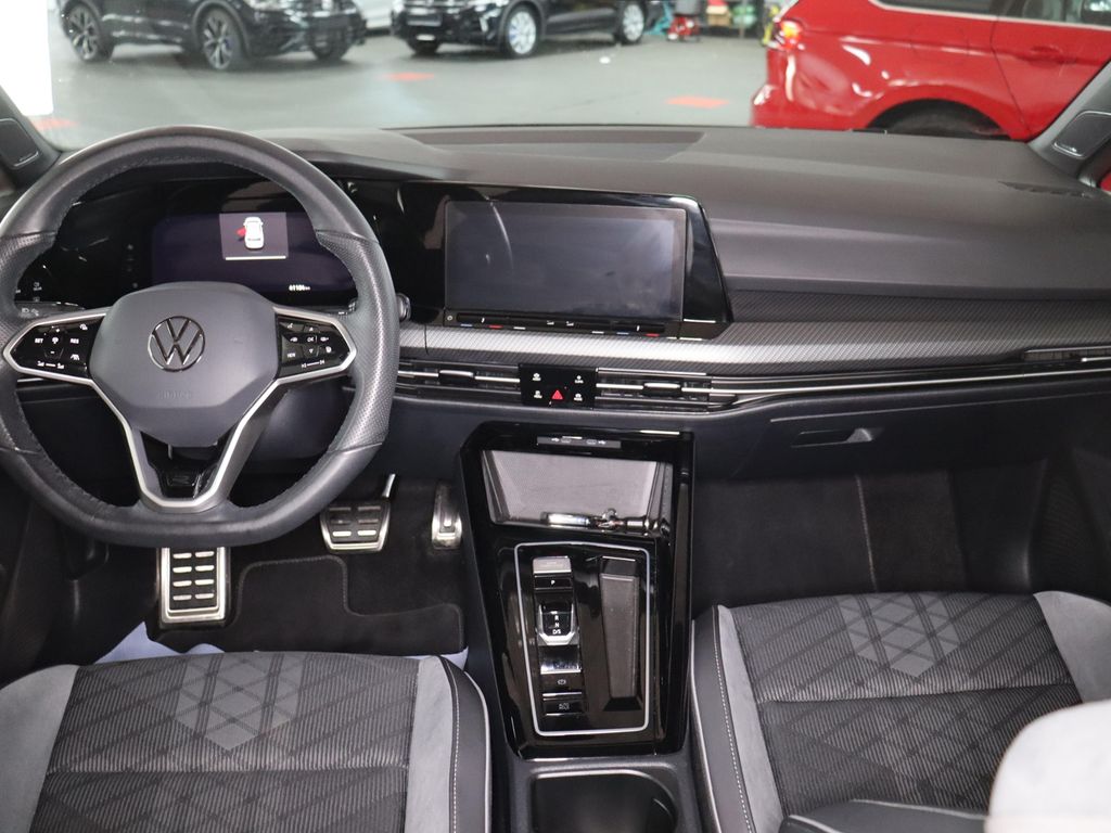 Volkswagen Golf 2024 г. Чёрный, пробег 41104 км
