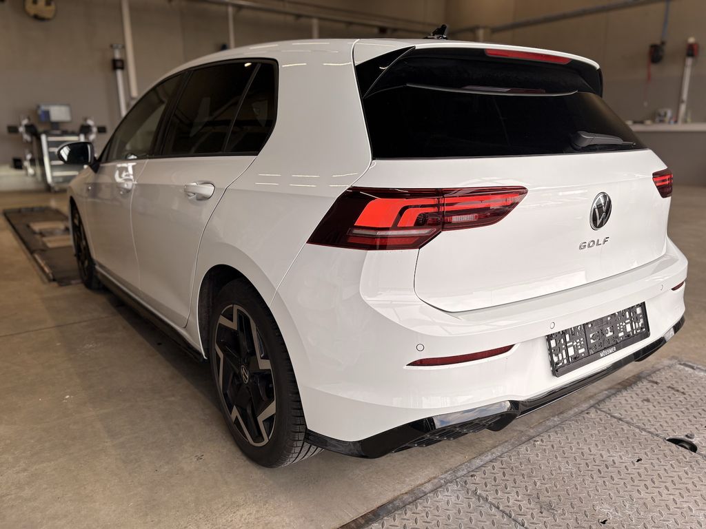 Volkswagen Golf 2025 г. Белый, пробег 24227 км