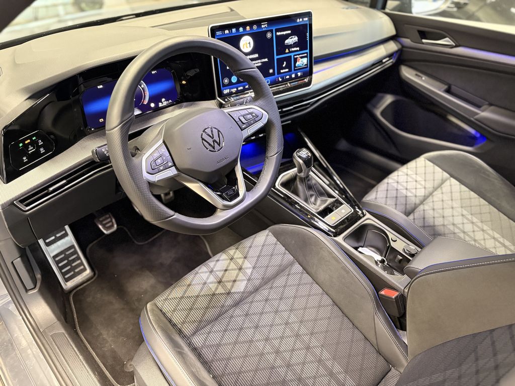 Volkswagen Golf 2025 г. Белый, пробег 24227 км
