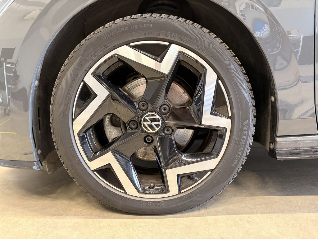Volkswagen Golf 2025 г. Серый, пробег 28501 км