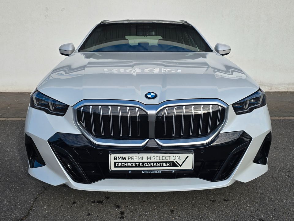 BMW 540 2025 г. Белый, пробег 25199 км