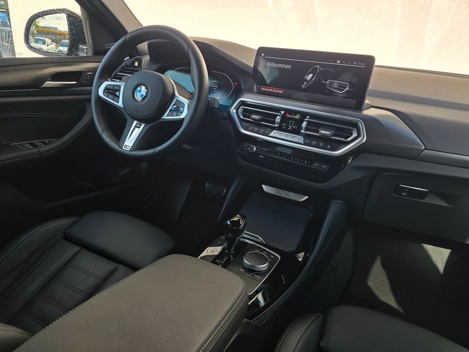 BMW X4 2025 г. Чёрный, пробег 15699 км