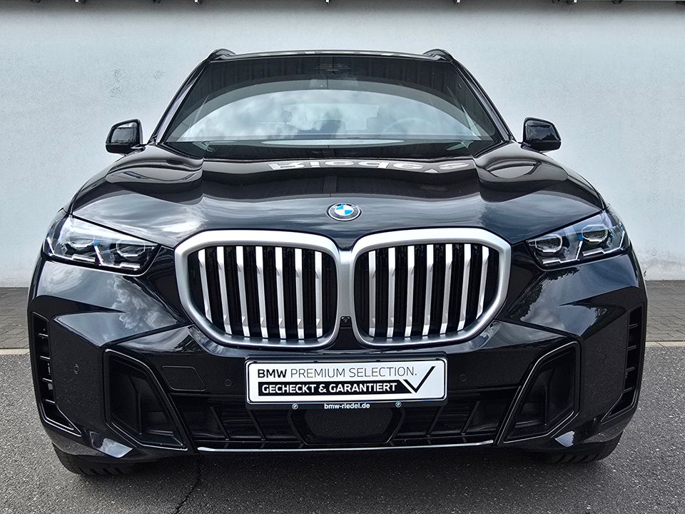 BMW X5 2025 г. Чёрный, пробег 25299 км