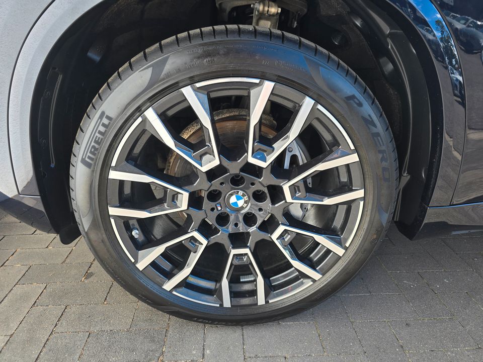 BMW X5 2025 г. Чёрный, пробег 27799 км
