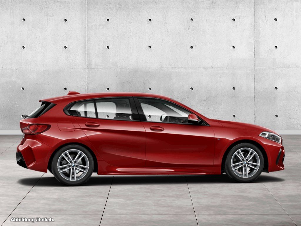 BMW 118 2024 г. Красный, пробег 28648 км