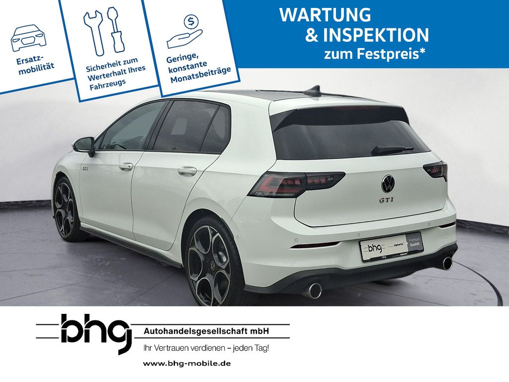 Volkswagen Golf 2024 г. Белый, пробег 22420 км
