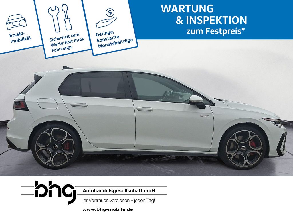 Volkswagen Golf 2024 г. Белый, пробег 22420 км