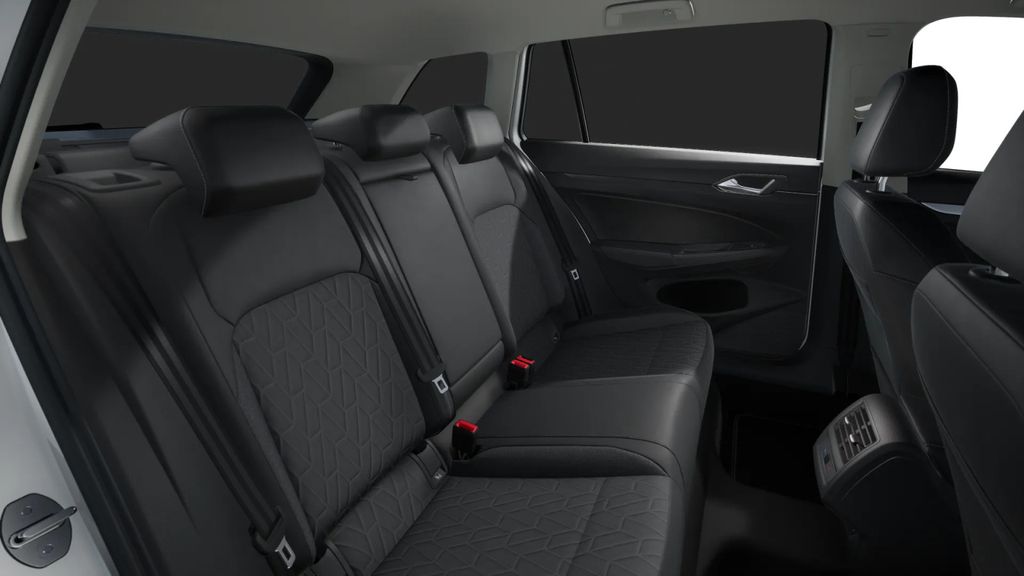 Volkswagen Golf 2025 г. Белый, пробег 14838 км