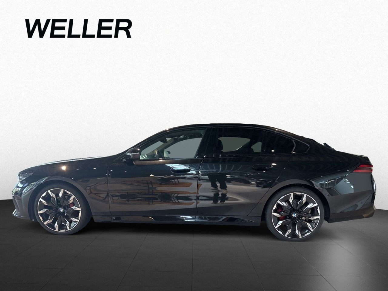 BMW 520 2026 г. Чёрный, пробег 11301 км