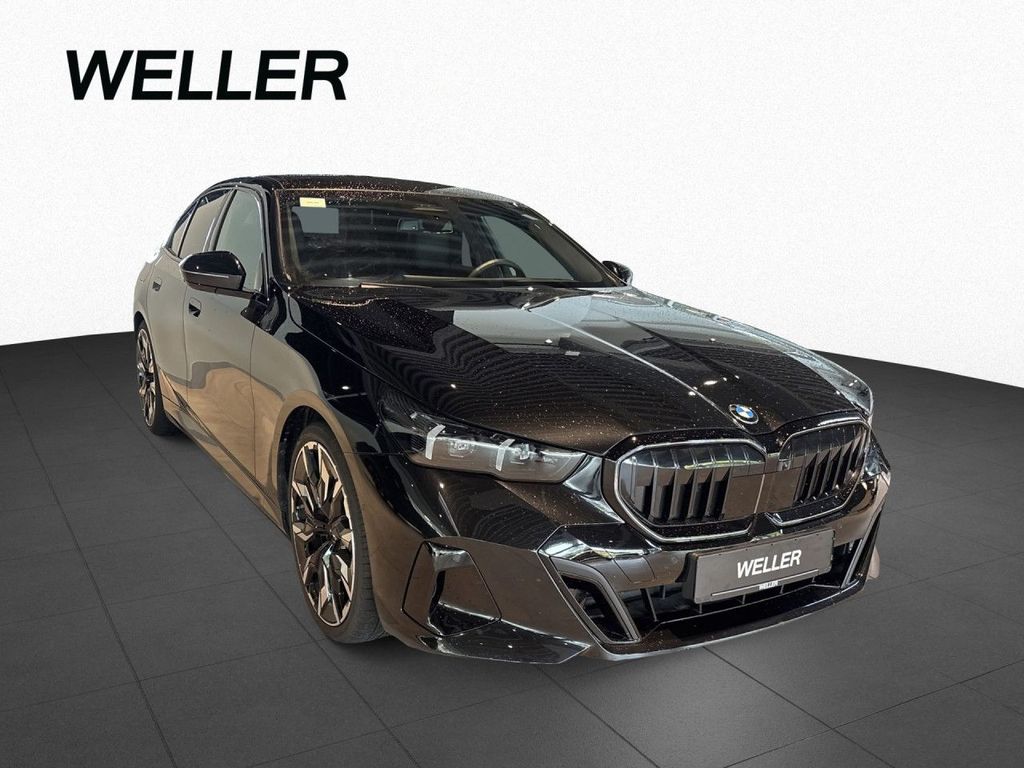 BMW 520 2026 г. Чёрный, пробег 11301 км