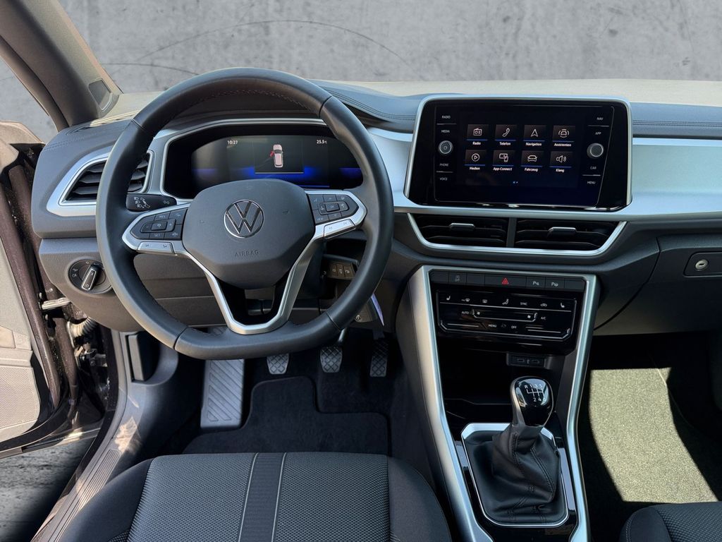 Volkswagen T-Roc 2022 г. Чёрный, пробег 9972 км
