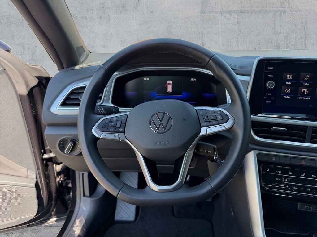 Volkswagen T-Roc 2022 г. Чёрный, пробег 9972 км