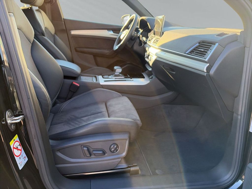 Audi Q5 2023 г. Чёрный, пробег 34244 км