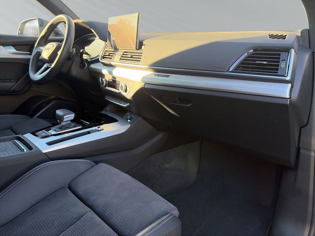 Audi Q5 2023 г. Чёрный, пробег 34244 км