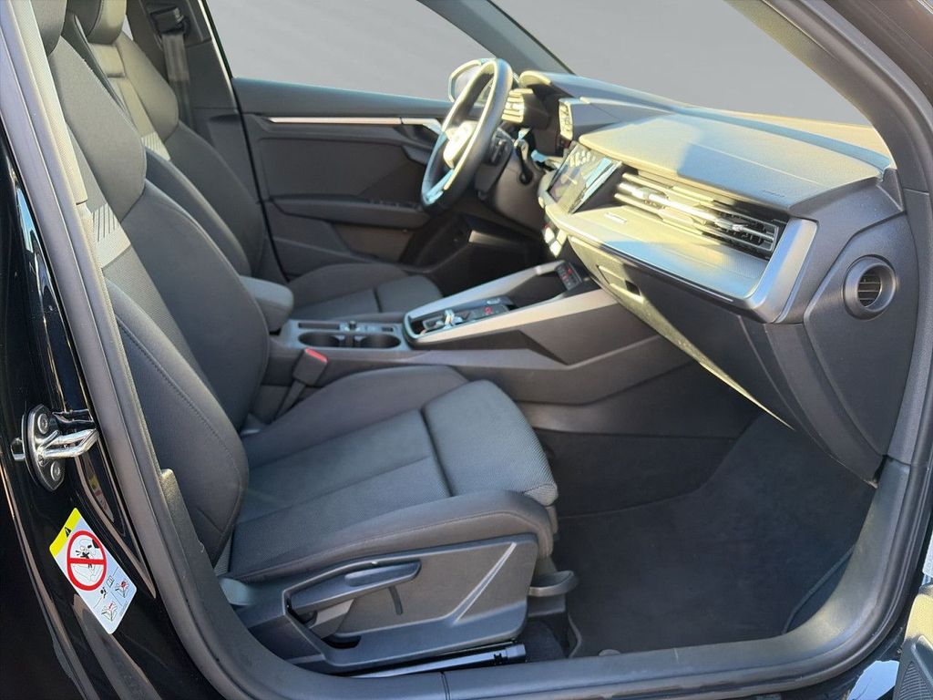 Audi A3 2023 г. Чёрный, пробег 56631 км