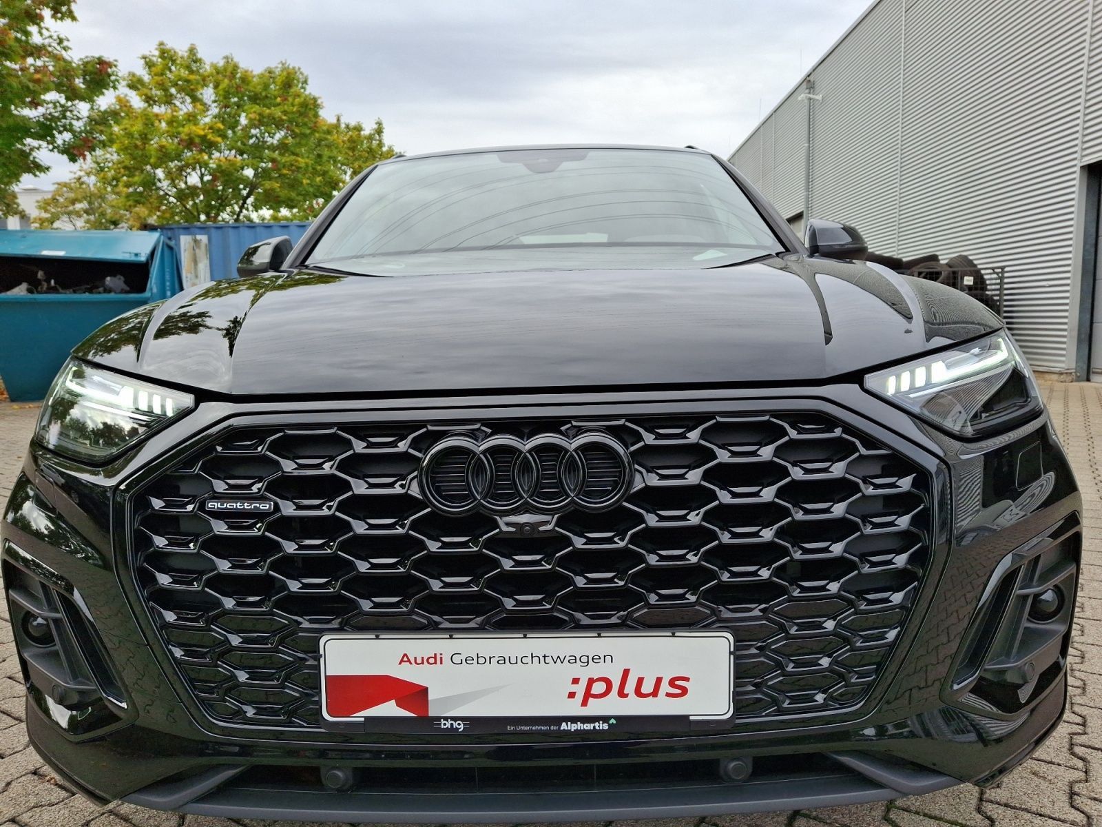 Audi Q5 2023 г. Чёрный, пробег 33777 км